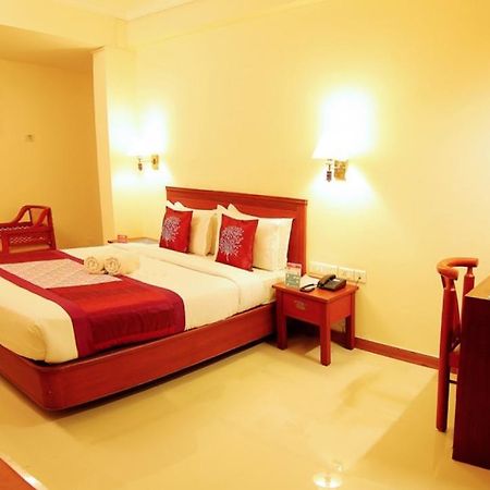 Hotel Archana Inn Kochi Екстер'єр фото