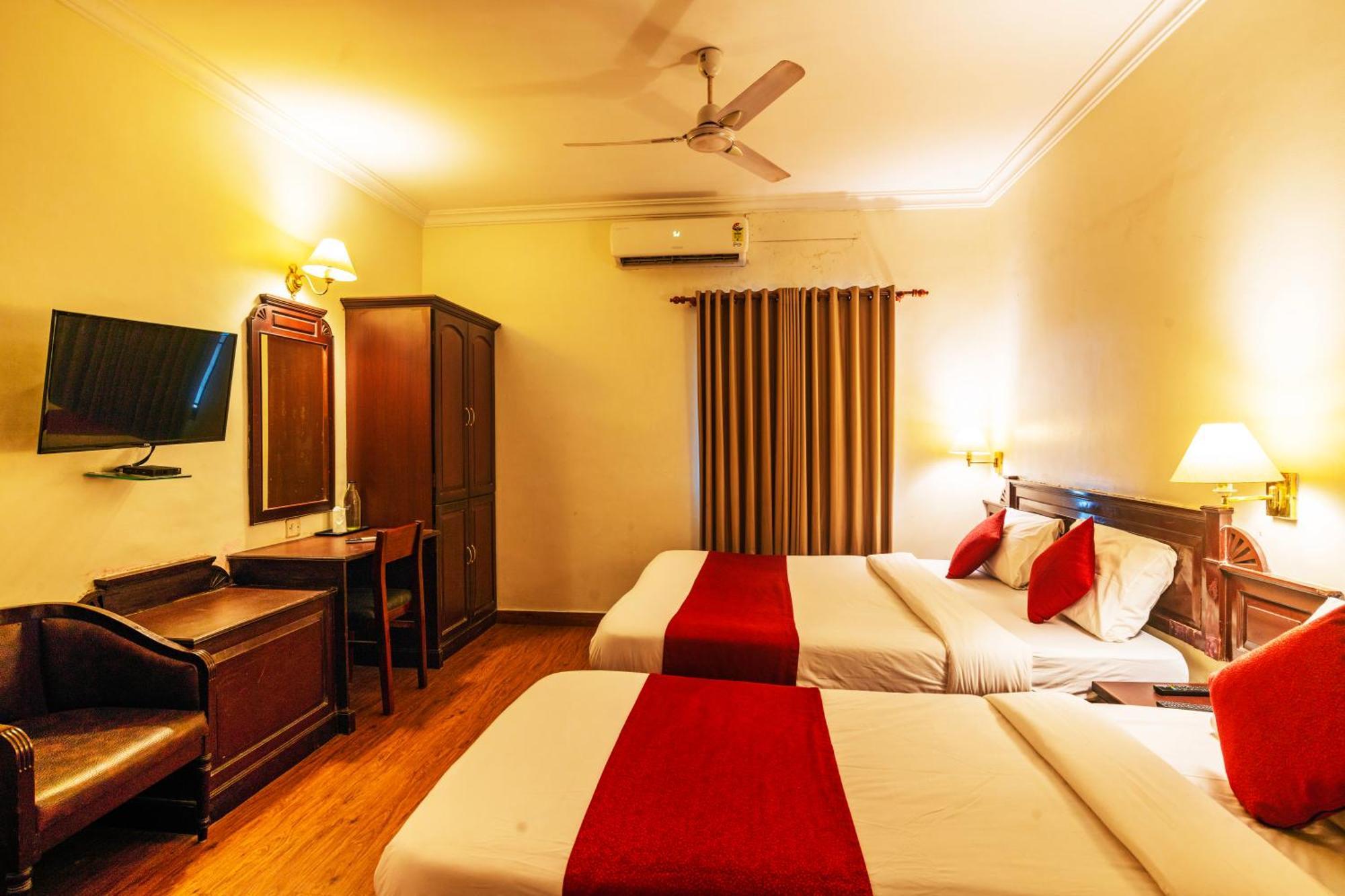 Hotel Archana Inn Kochi Екстер'єр фото