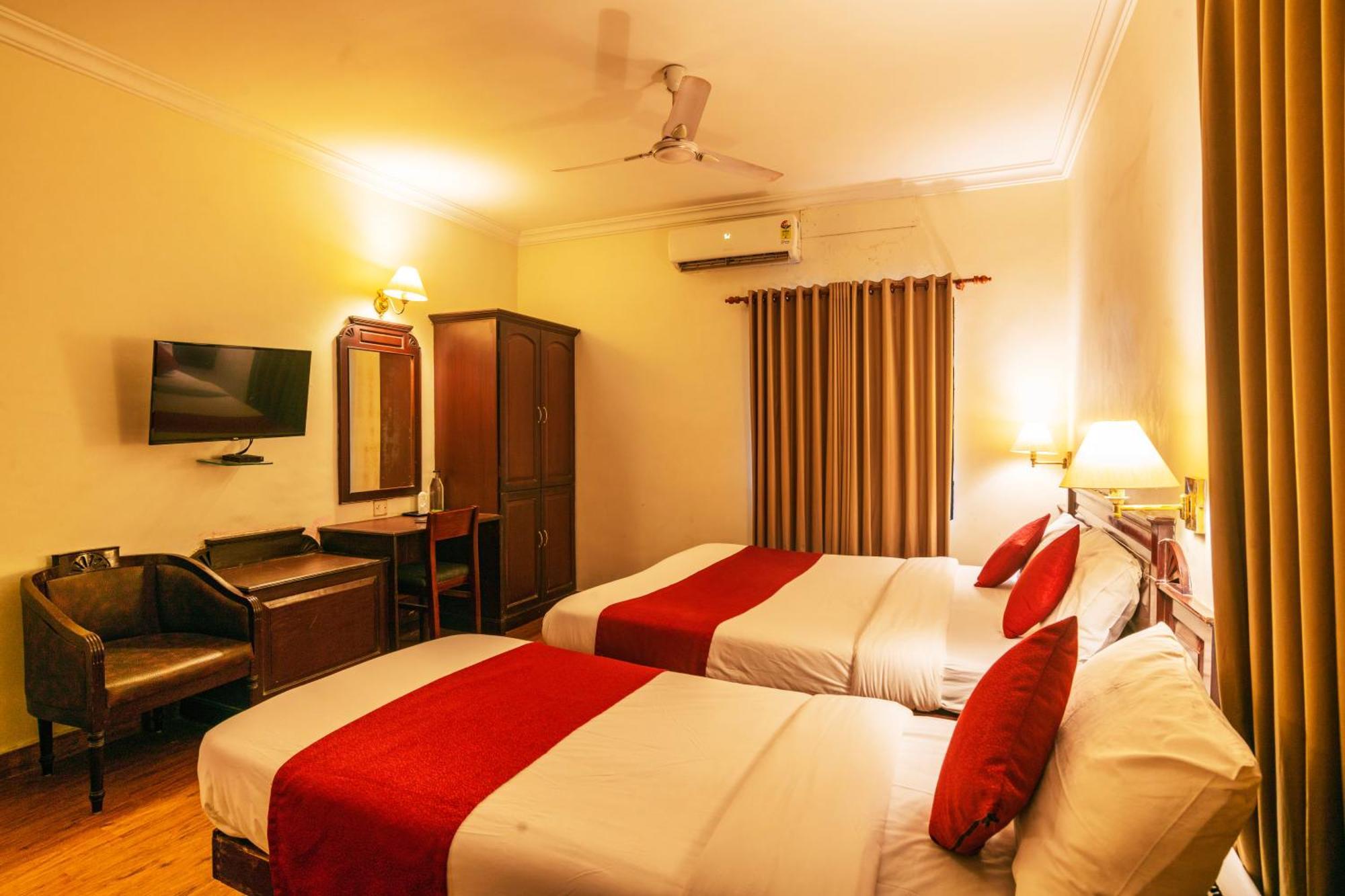 Hotel Archana Inn Kochi Номер фото