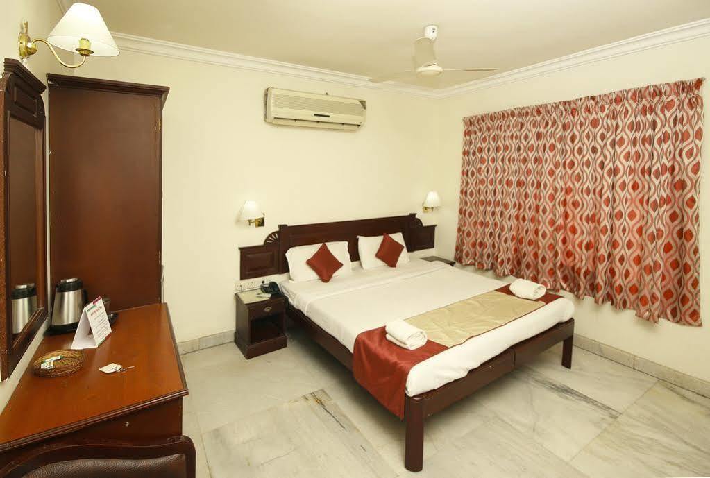 Hotel Archana Inn Kochi Екстер'єр фото