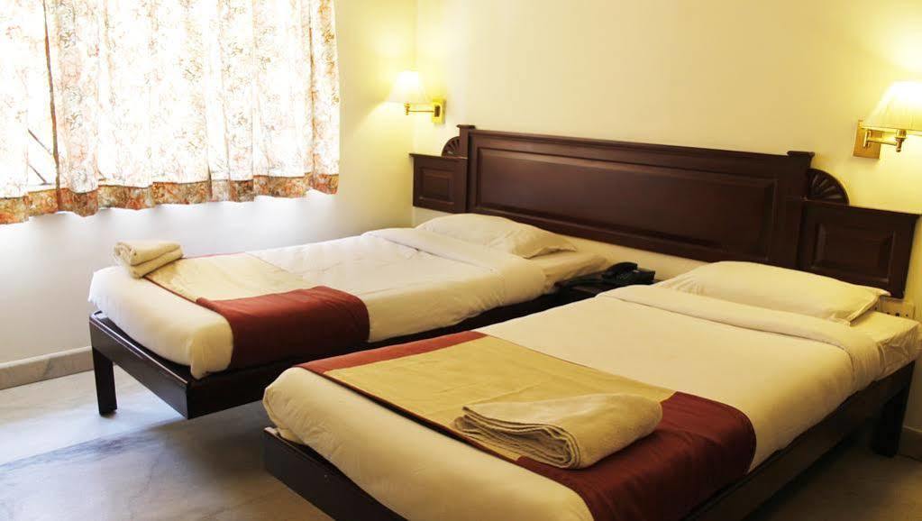 Hotel Archana Inn Kochi Екстер'єр фото