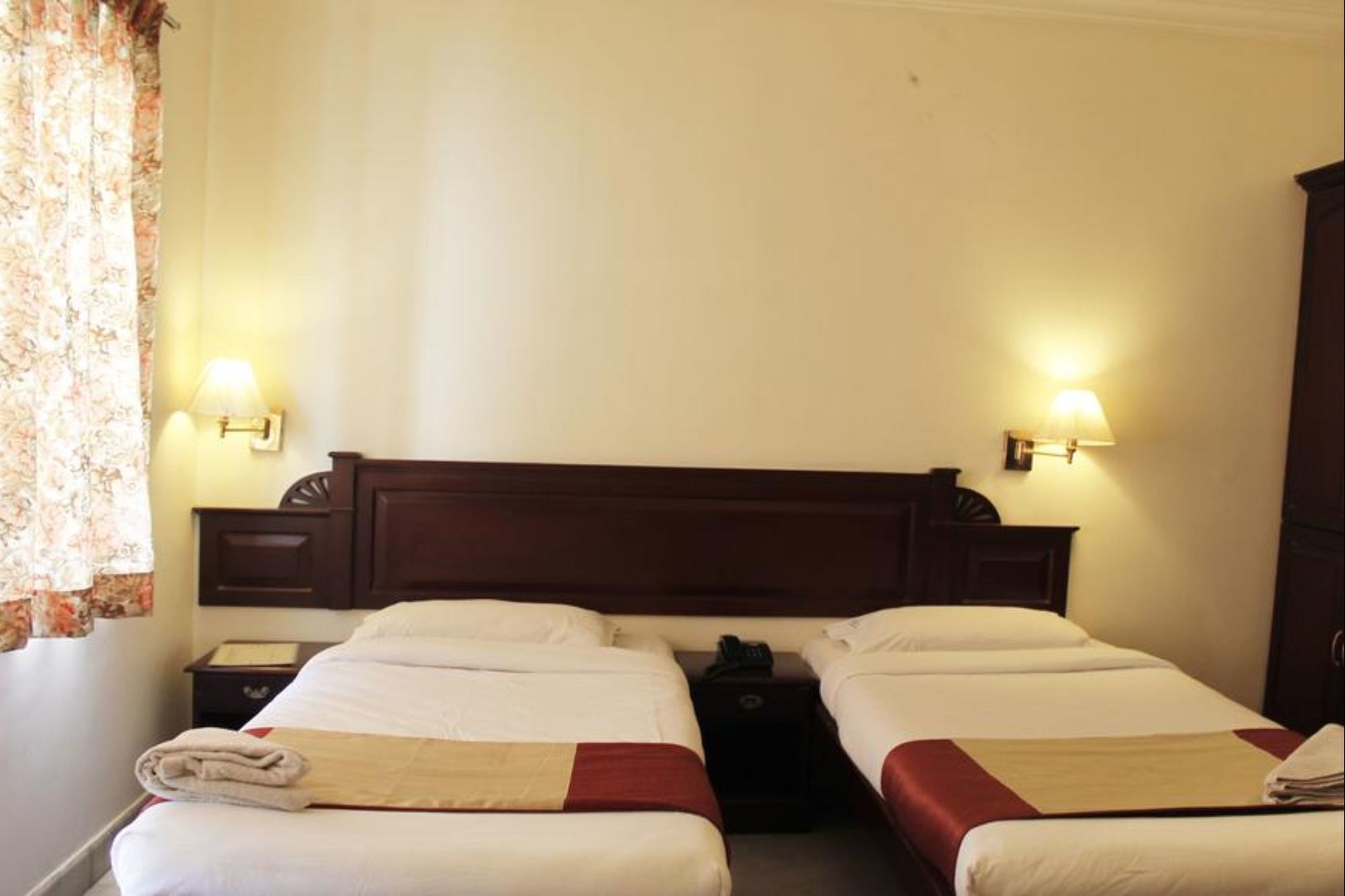 Hotel Archana Inn Kochi Екстер'єр фото