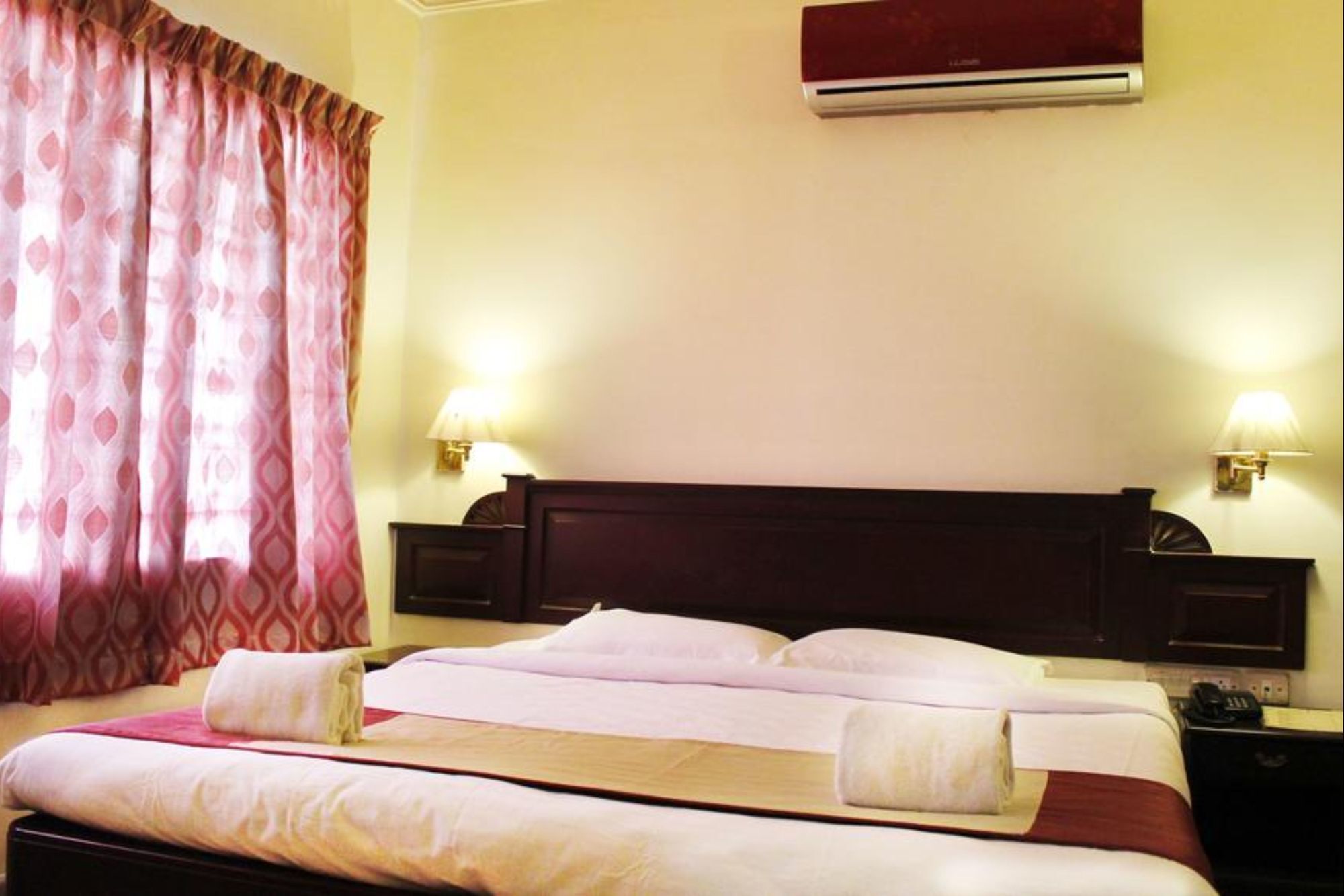 Hotel Archana Inn Kochi Екстер'єр фото
