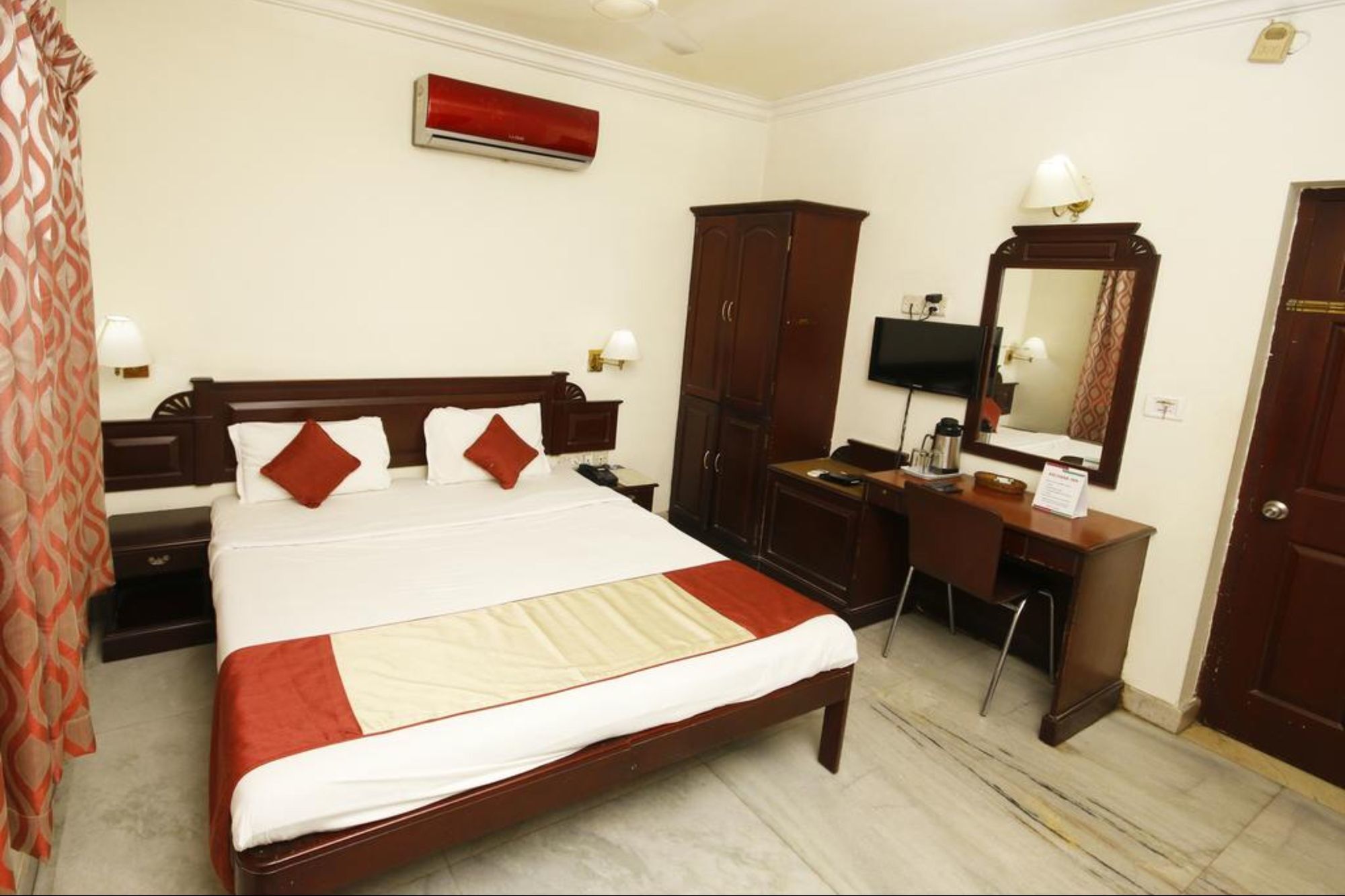 Hotel Archana Inn Kochi Екстер'єр фото